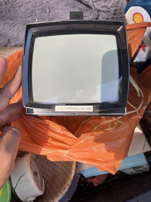 Продам телевизор , от 12 в можно ,