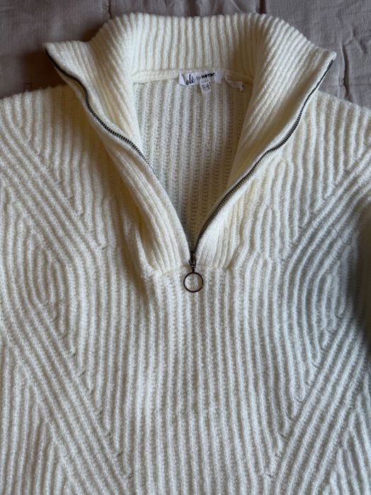 Топъл пуловер с Цип S размер