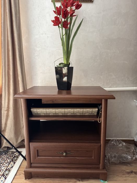 Продам белорусскую горку с тумбой