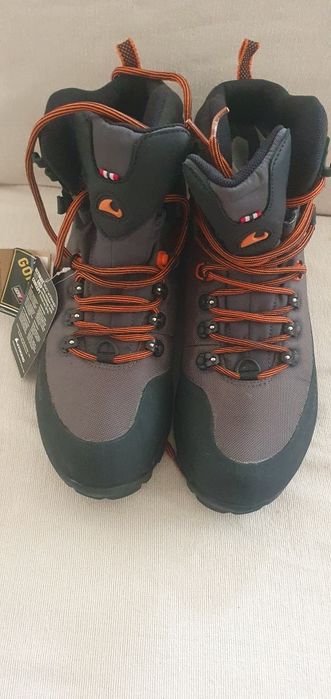 Туристически обувки на фирма Викинг