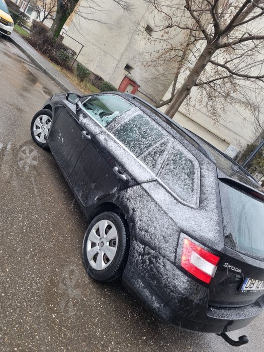 Vând skoda fabia
