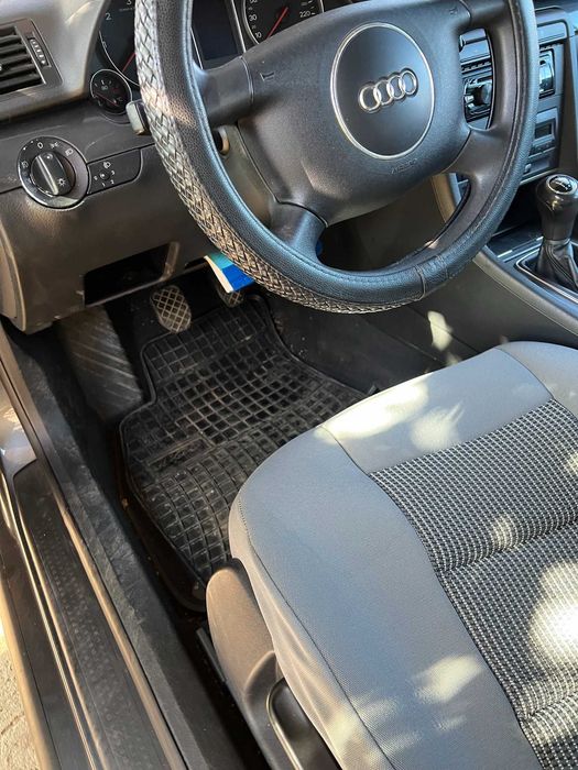 Vând Audi A4 Fabricație 2005