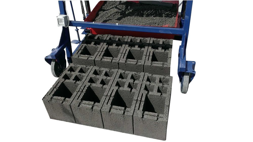 Presa/ Masina/ Vibropresa mobila boltari beton - STANDARD PMV 4B200