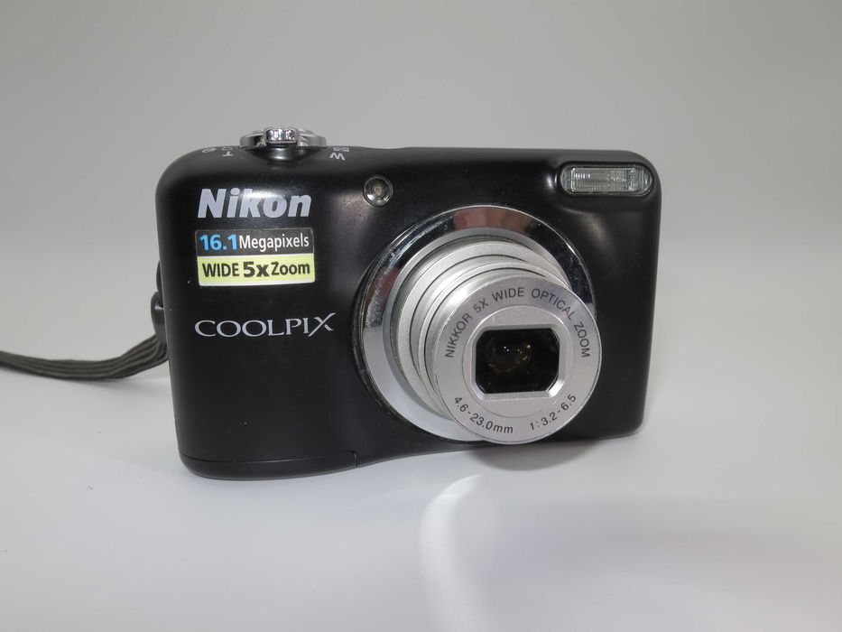 Nikon Coolpix A10 ултра компактен цифров фотоапарат подобен на L25 и L29 дигитална камера в отлично състояние, тествана и работи перфектно