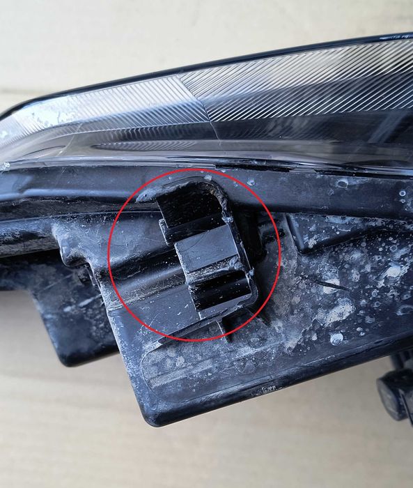 HELLA LED  260601790R / 260102899R pentru RENAULT Trafic III