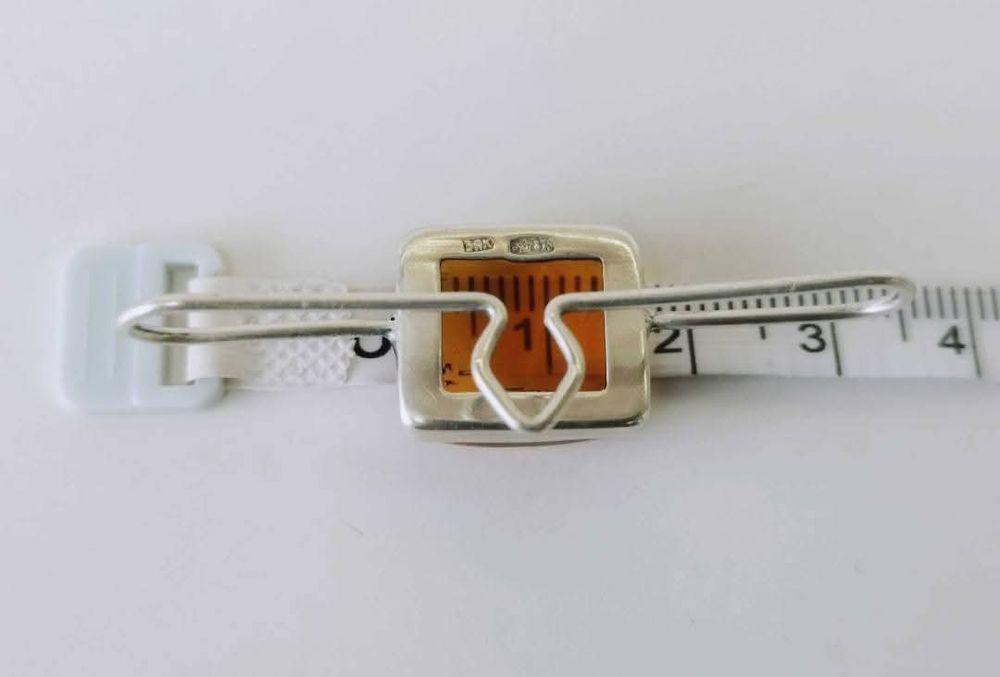 Brose/clema pentru esarfa din argint cu piatra de chihlimbar ruseasca