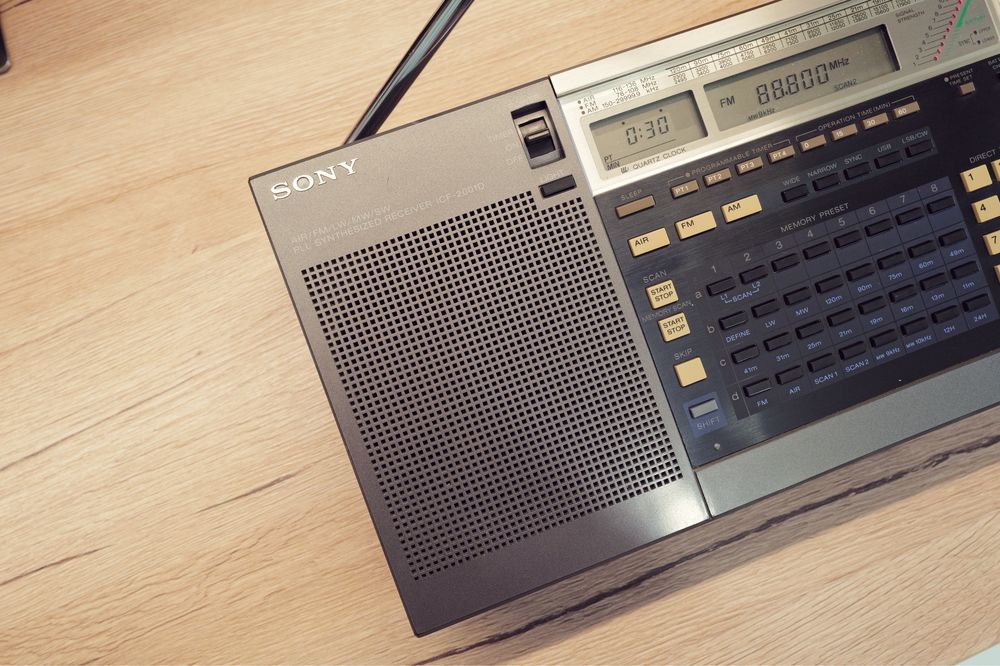 Radio Sony ICF 2001D Topul impecabil radioamatori cu banda AIR