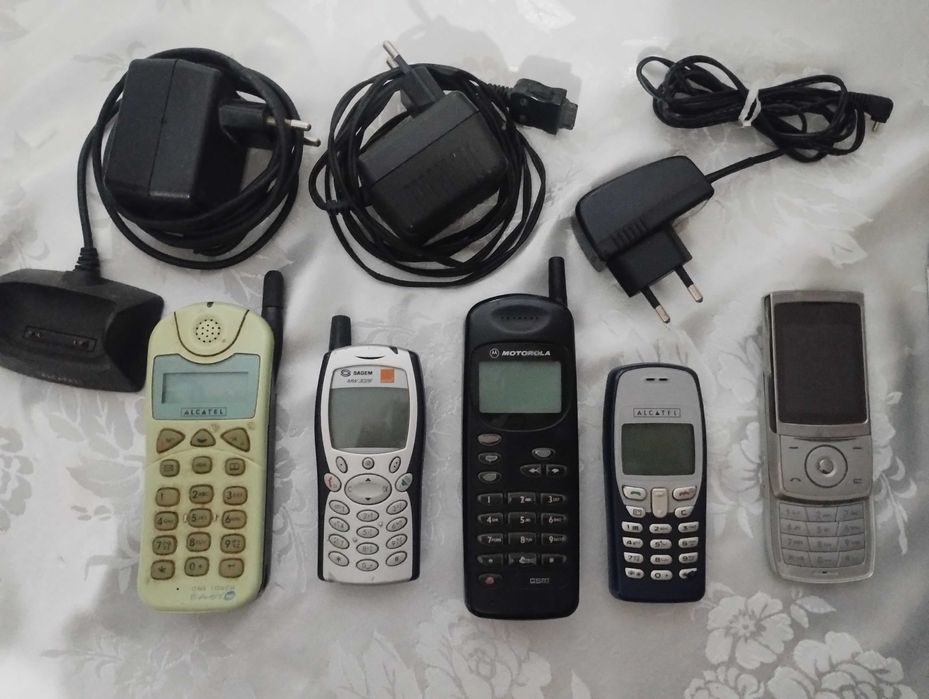 Telefoane de colectie : Alcatel , Sagem , Motorola , Lg .