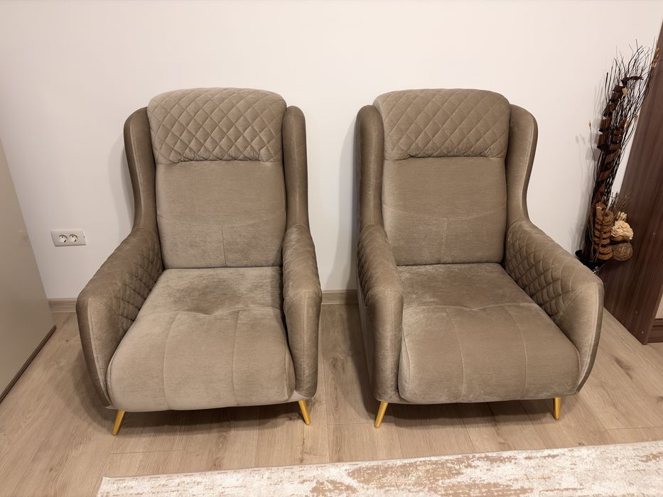 Set Canapea + 2 fotolii stare foarte excelentă