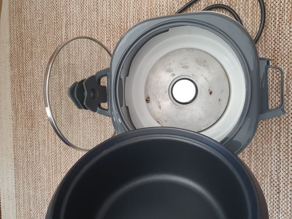 Aparat gătit orez / Multicooker / Ricecooker Russell Hobbs