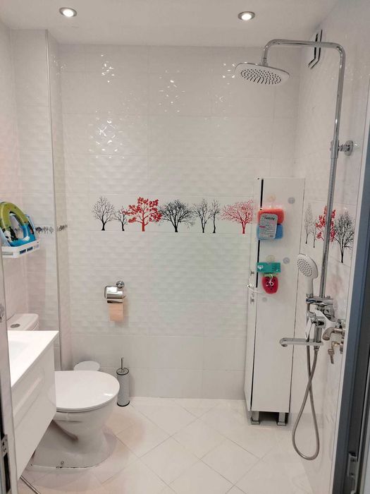 Дава се под наем Тристаен апартамент в София, Изток - 84 кв.м за 91.8 € - Снимка #15