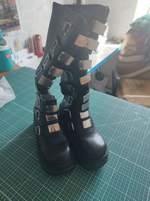 Продам ботинки женские