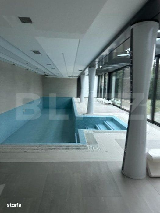Vila, 8 camere, 790 mp utili, zona Lunei