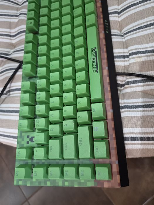 Tastatura Gaming Razer Black widowV 4 Minecraft edition