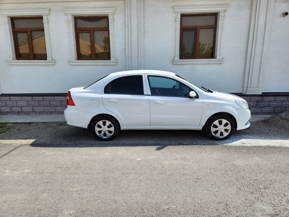 Нексия-3, механика, 230 минг юрган, петнолар бор,