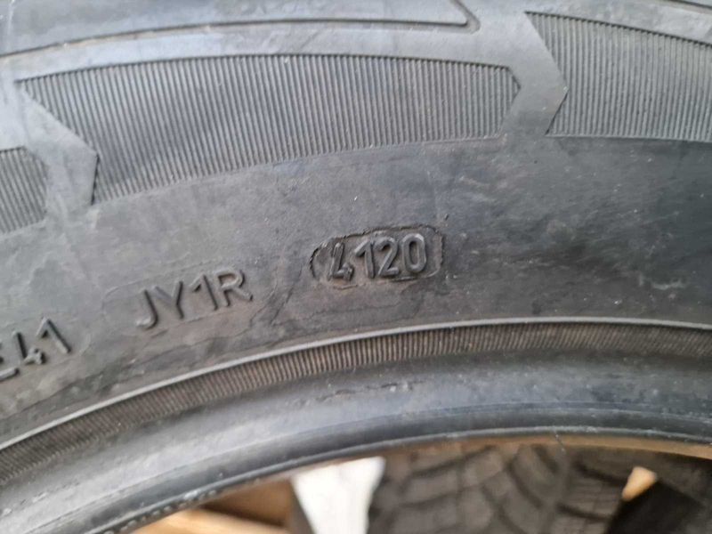 4 Goodyear R17 225/60
зимни гуми
DOT4120