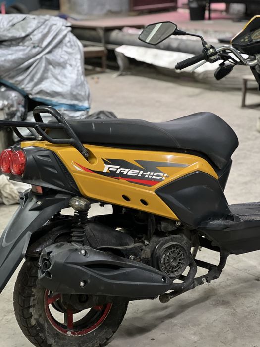 Продам скутер бумер