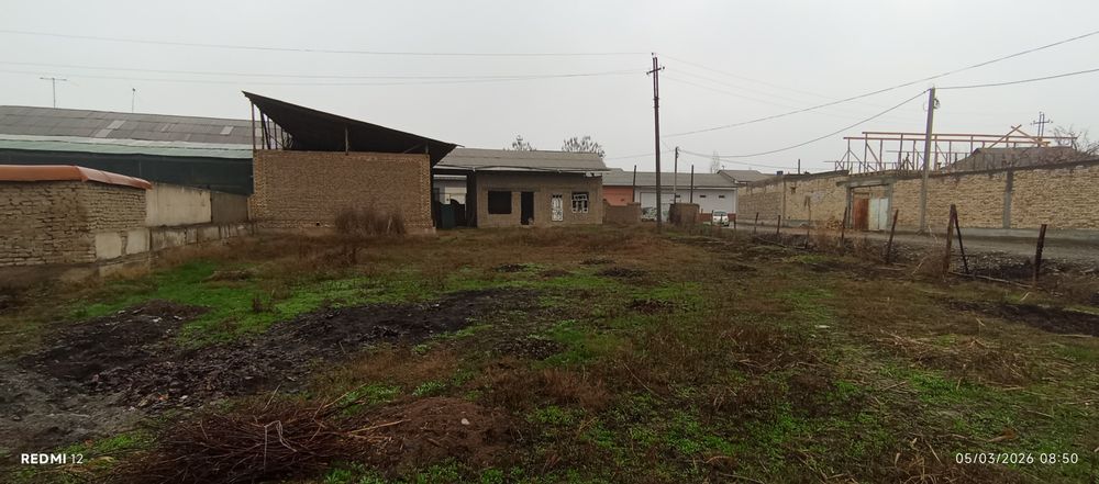 Uy  sotiladi 7 sotik 8 ta hona