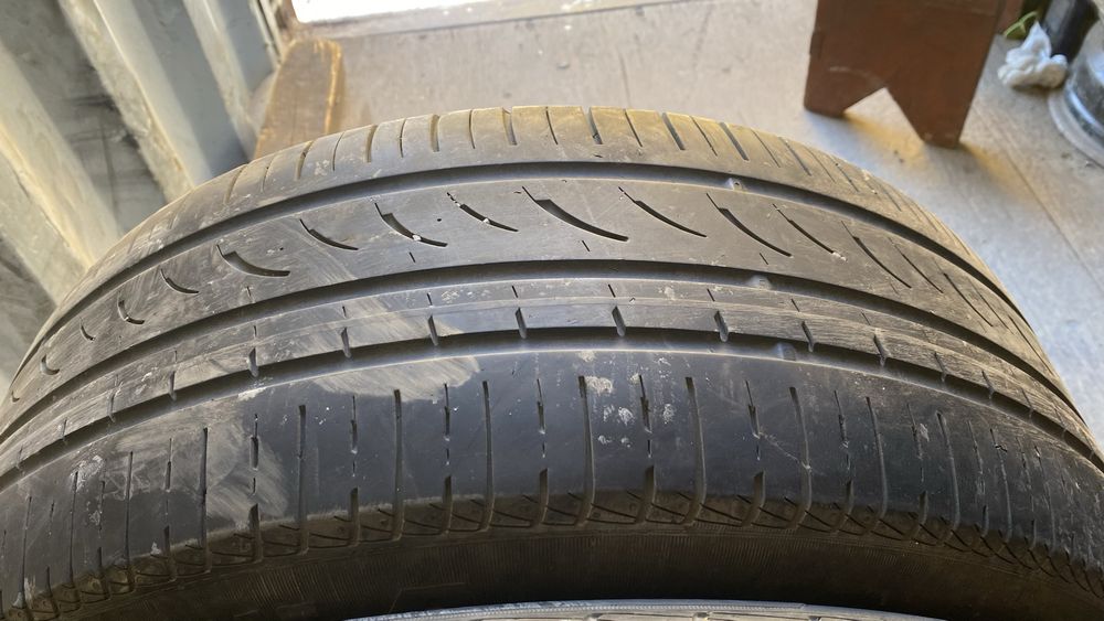 Шины Pirelli 215/55/17  2 шины