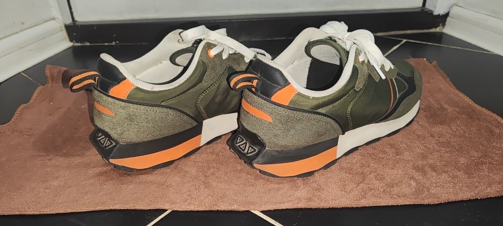 Кроссовки мужские 43