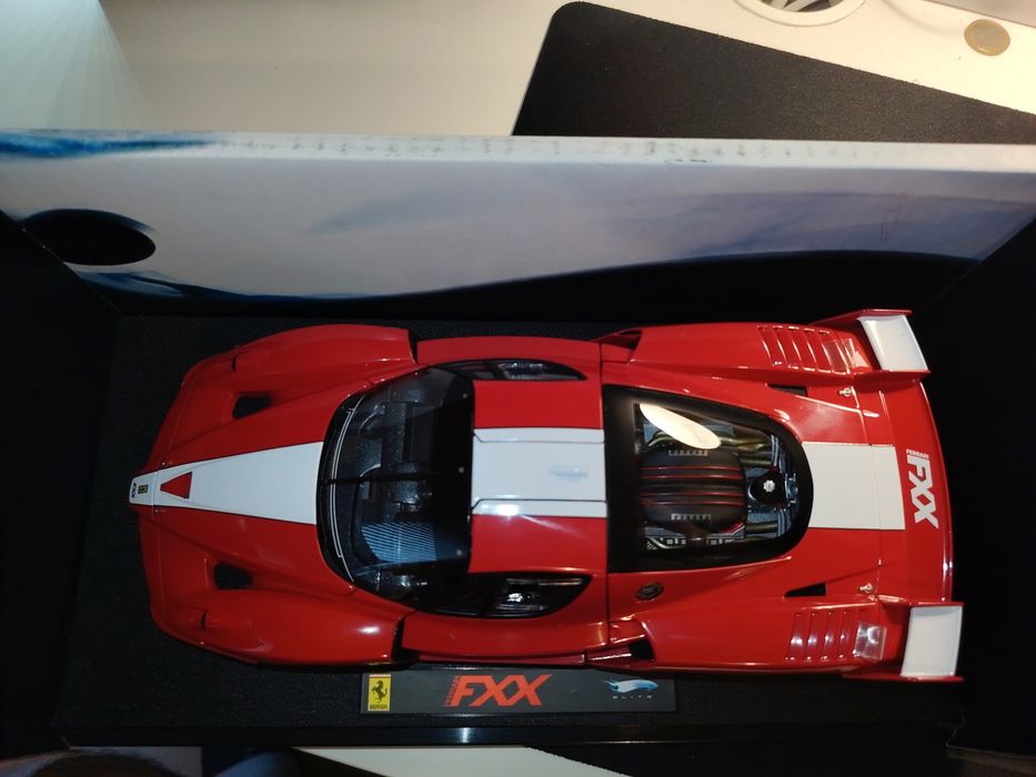 Ferrari FXX 1:18  Hot Wheels Elite