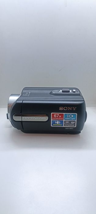 Продаю цифровую видеокамеру SONY DCR-SR21E