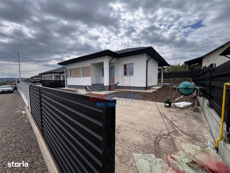 Casă parter, 4 camere, 2 băi, terasă în zona Cap&#