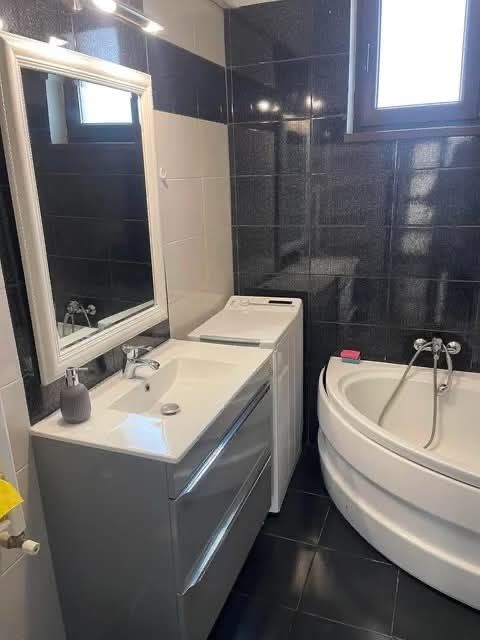 Inchiriez Apartament 2 Camere