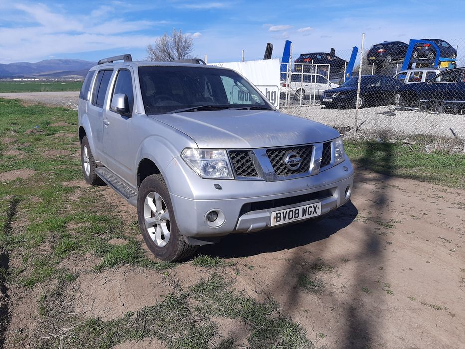 За части Nissan Pathfinder 2500 дизел автоматик нови гуми Goodyear