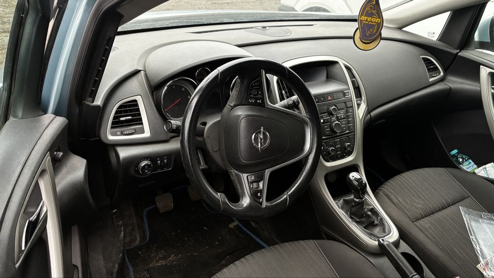 Opel Astra J 1.7cdti 110hp на части