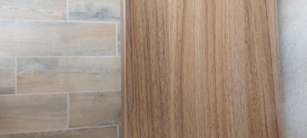 Продавам дървен рафт