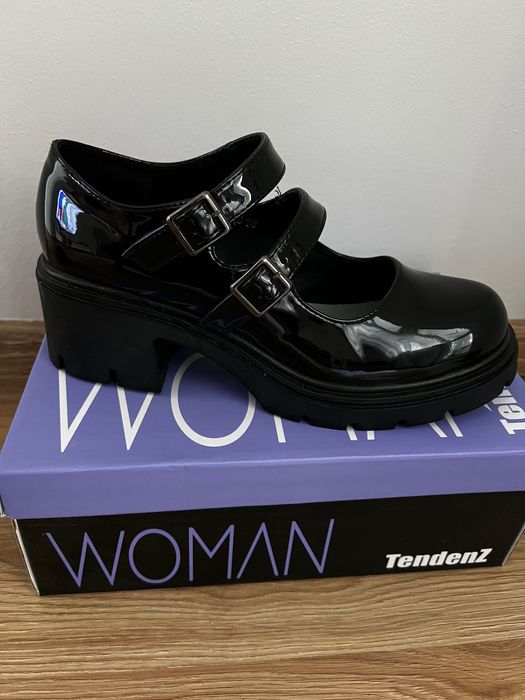 Лачени обувки 38 номер