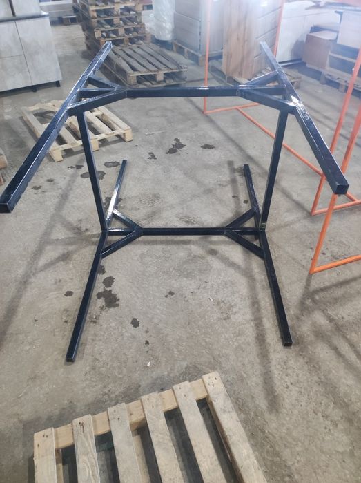 Продажа стеллажей, дивана держателей б/у