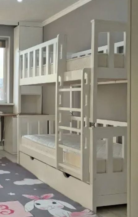 Кровать двухъярусная