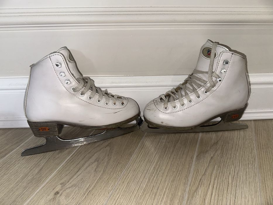 Коньки для фигурного катания