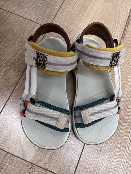 Кецове, боти, пантофи, чехли, цвички и сандали за момче номер 30