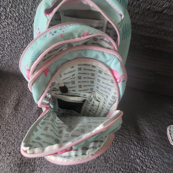 Школьный рюкзак с пеналом