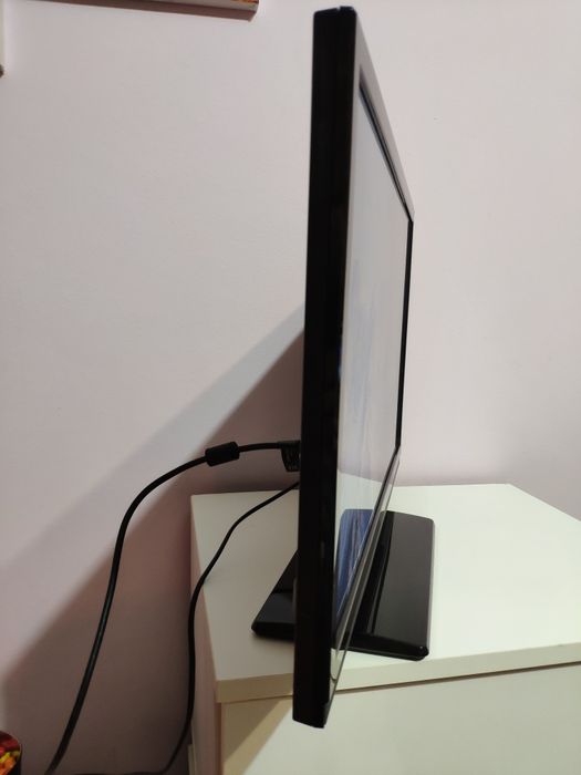 Vând televizor LED, HD Ready, 61 Cm