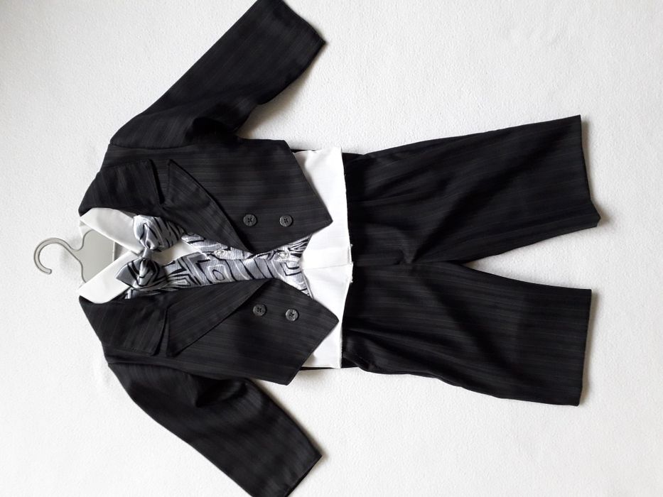 Costum elegant pentru bebelusi