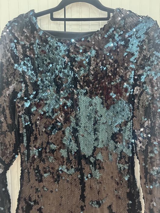 Платье . В пайетках . От Zara