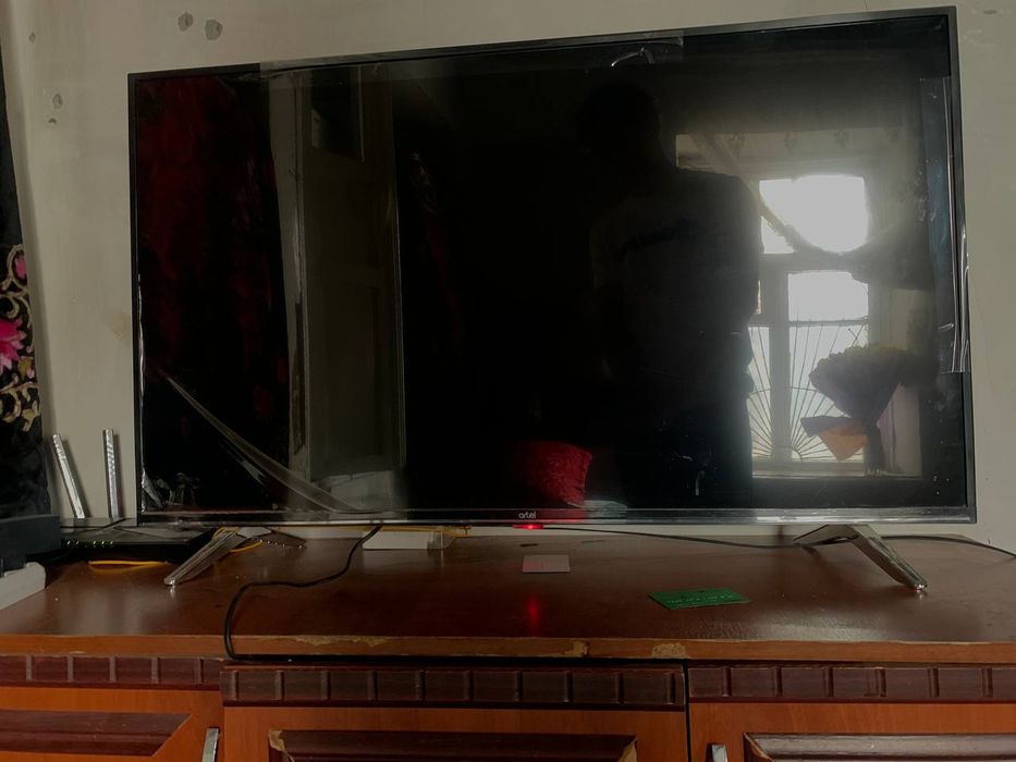 Televizor sotiladi