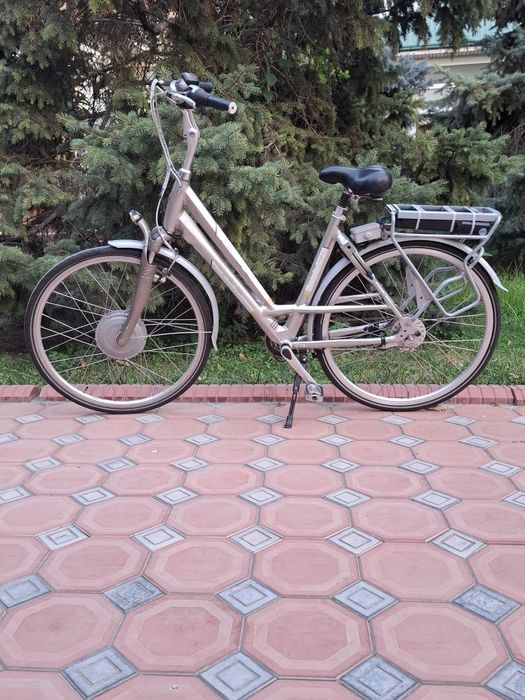 Голландский электрический велосипед  Sparta 28 размера