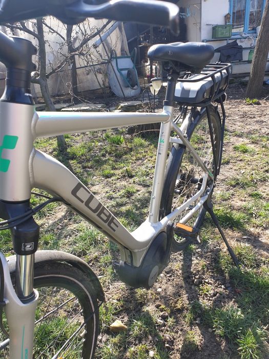 Bicicleta electrica hybrid Cube