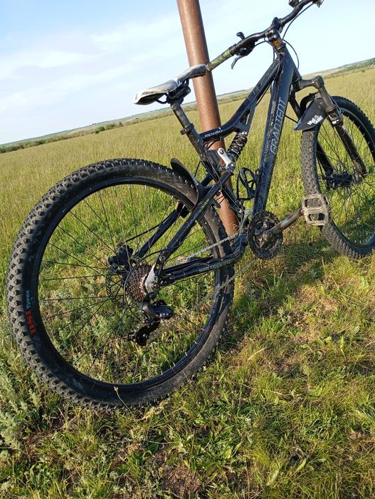 Vând bicicleta full suspension Apollo gradient