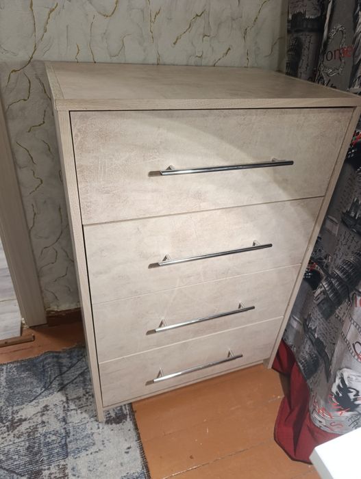 Продам комод !!!