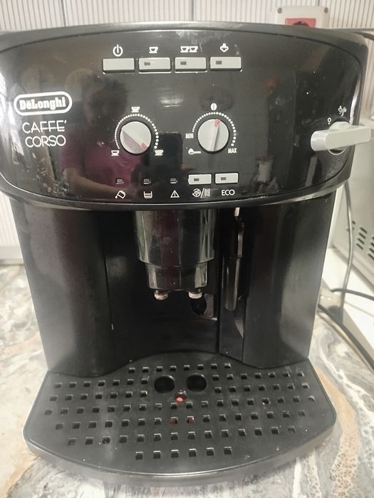 Expresor Delonghi boabe/ măcinată ; Spumator lapte