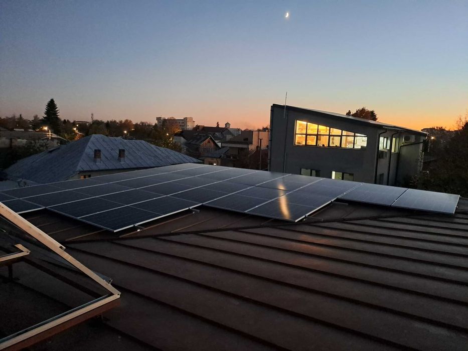 Kit Huawei SUN2000 4 KTL-L1 + Canadian Solar + Montaj inclus