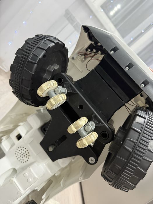 Машинка толокар в отличном состоянии