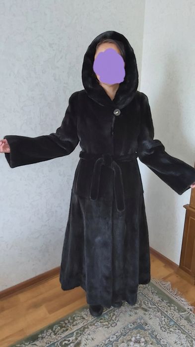 Продам шубу Black lama