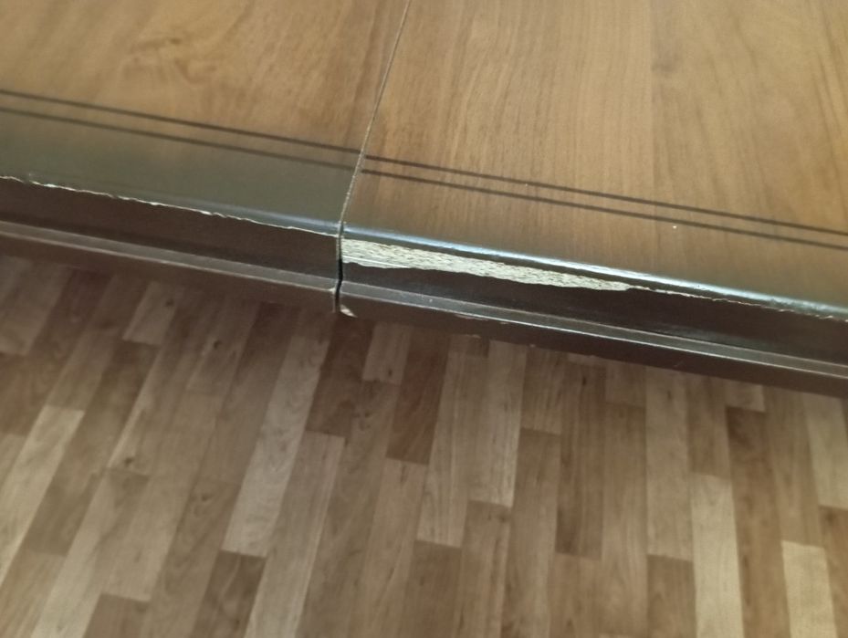 Продам обеденный стол